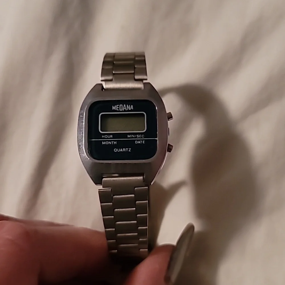 Vintage 70's Silver Medana Quartz Digital Watch Time‎ Hour Minute Month Date